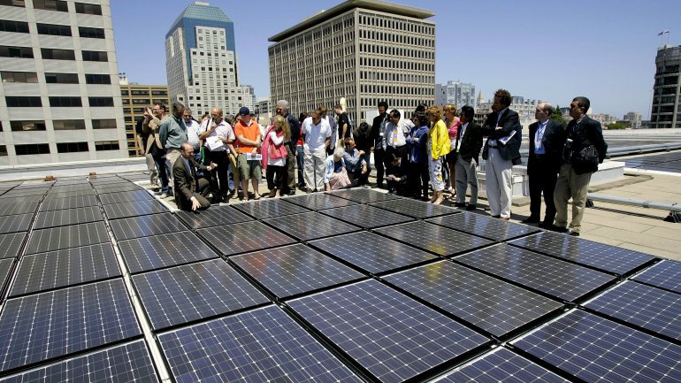 California Requires Solar Panels for New Buildings
