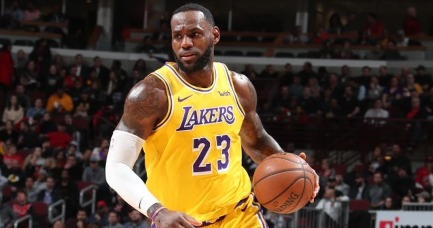 Lakers Still Advance to NBA Playoffs Thanks to James Late Score