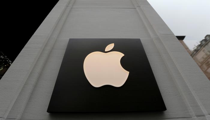 Apple Hires Staff for First Stores in India